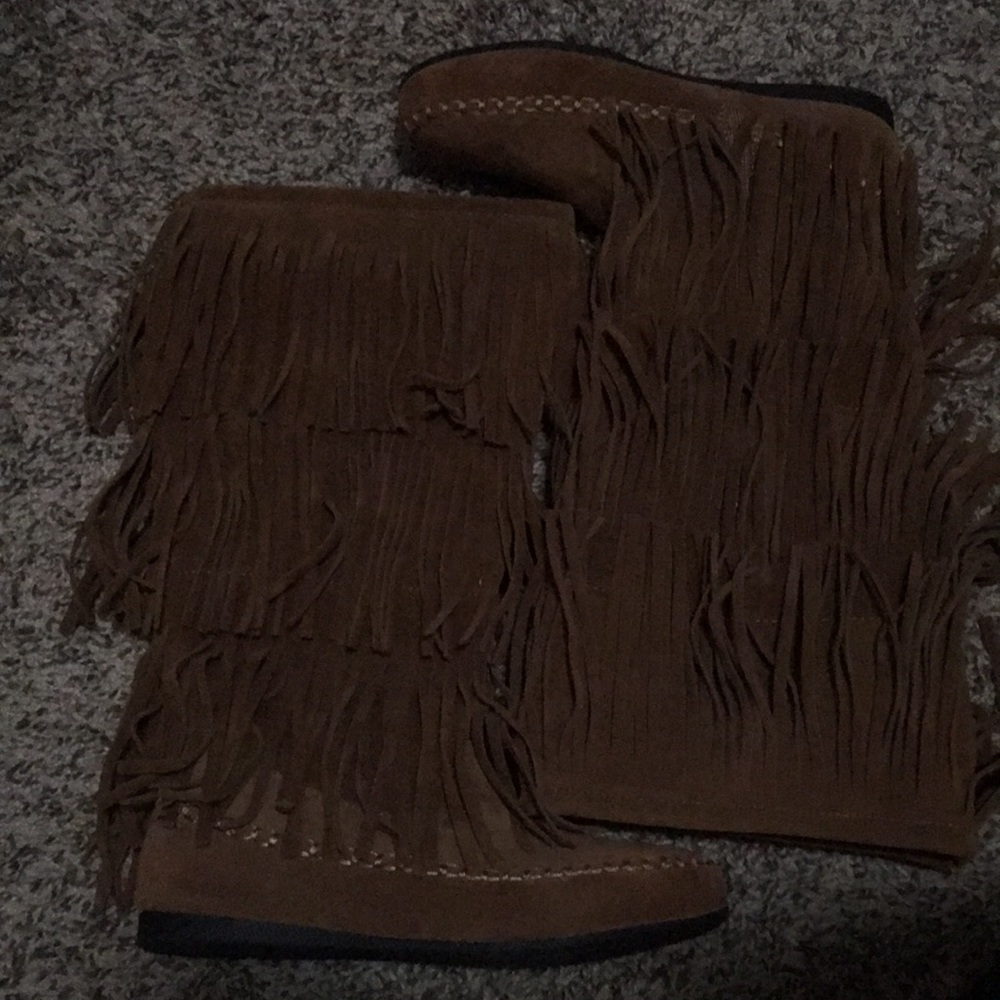 Fringe boots